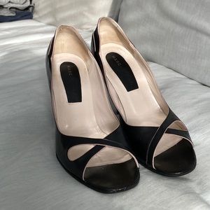 Marc Jacobs Black Leather Peep Toe Pump Heels